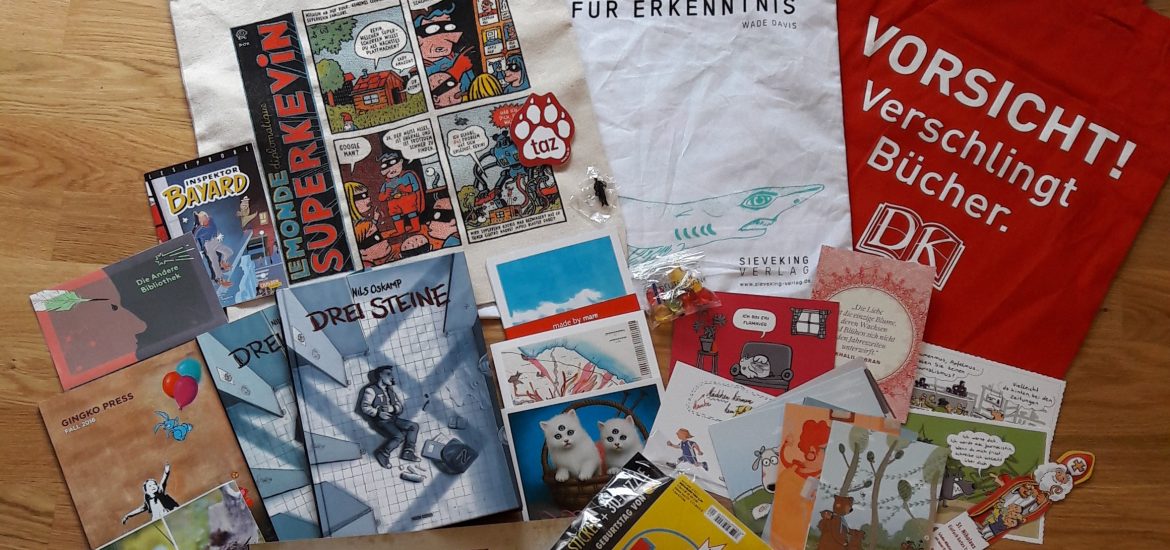 Taschen, Comics, Bücher, Karten
