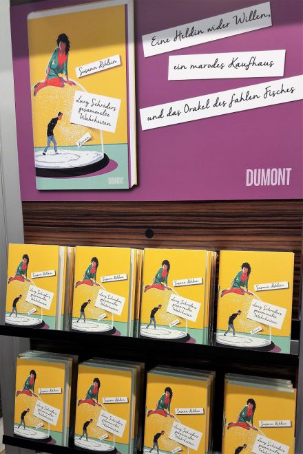 Buchpräsentation am Stand des Dumont Verlags