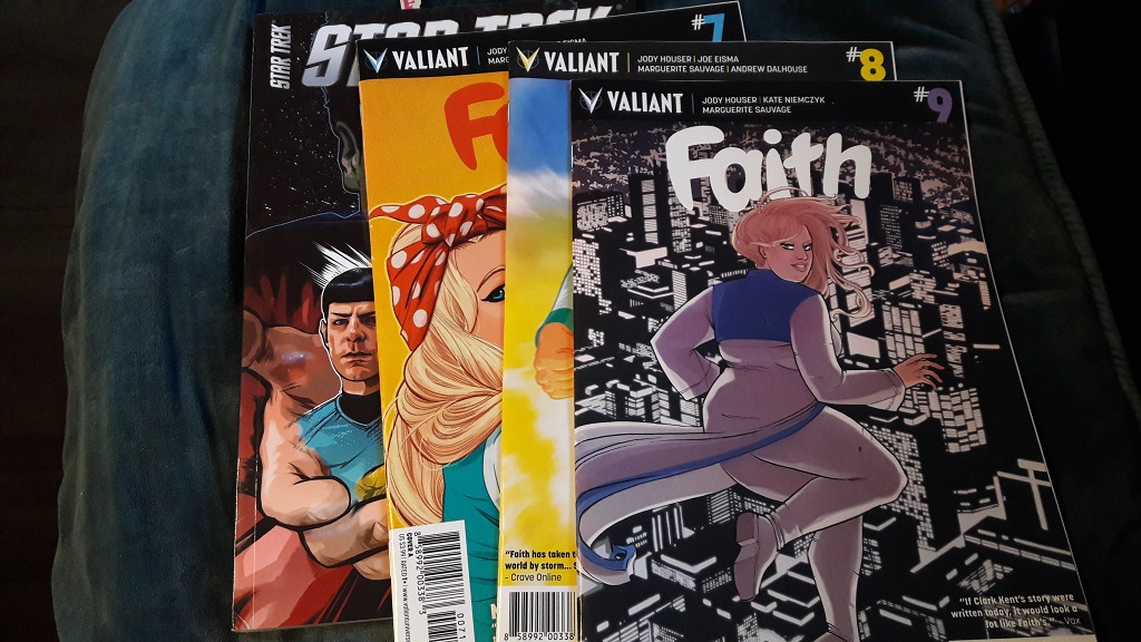 Vier Comics von links Star Trek, Faith 7, 8 und 9.