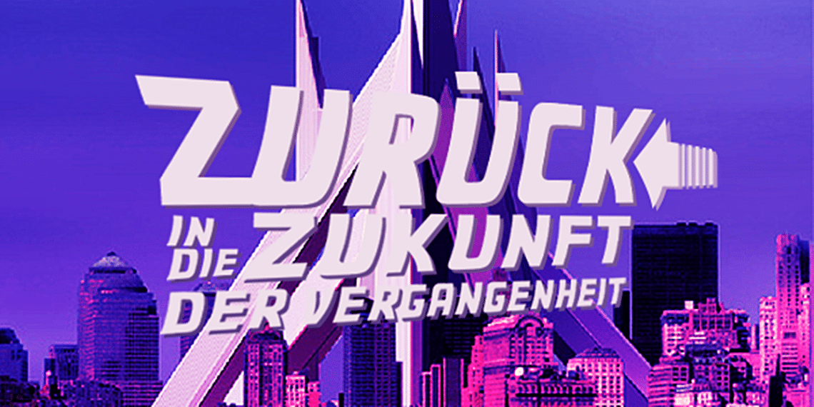 Text Zurück in die Zukunft der Vergangenheit vor einer Skyline