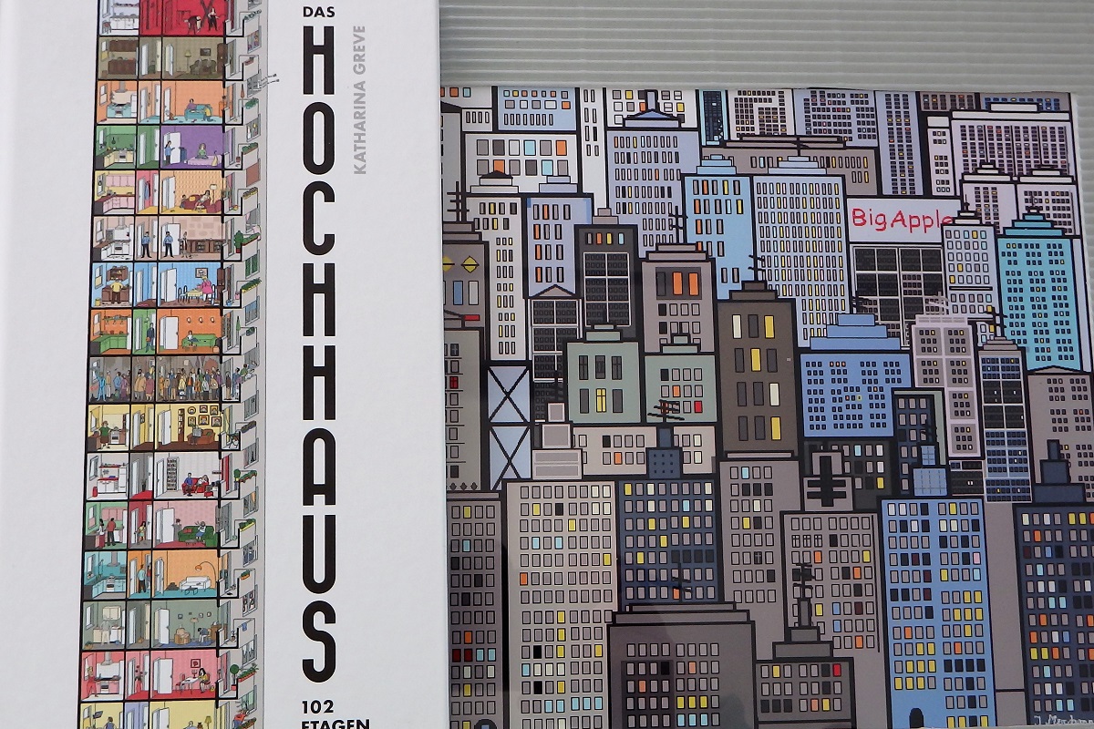 Comic neben einem PixelArt-Bild, dass Hochhäuser zeigt