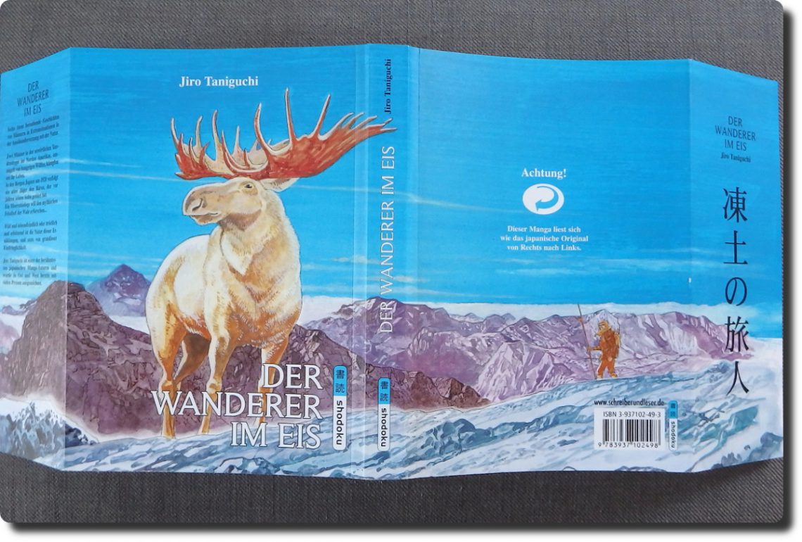 Ausgeklapptes Cover zeigt einen weißen Hirsch vor blauem Himmel und verschneiten Bergen