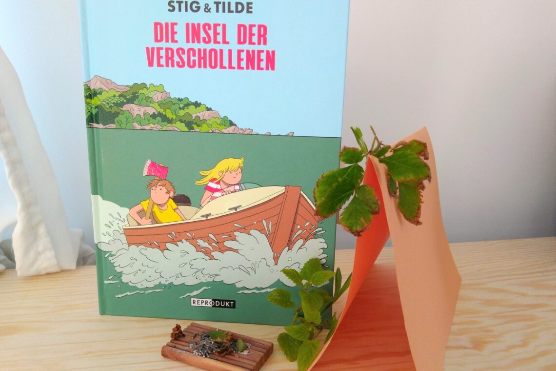 Comic zeigt zwei Kinder in einem Boot, dahinter eine Insel