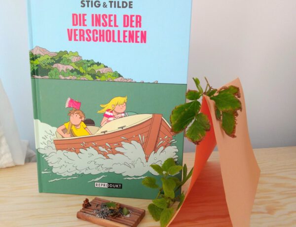 Comic zeigt zwei Kinder in einem Boot, dahinter eine Insel