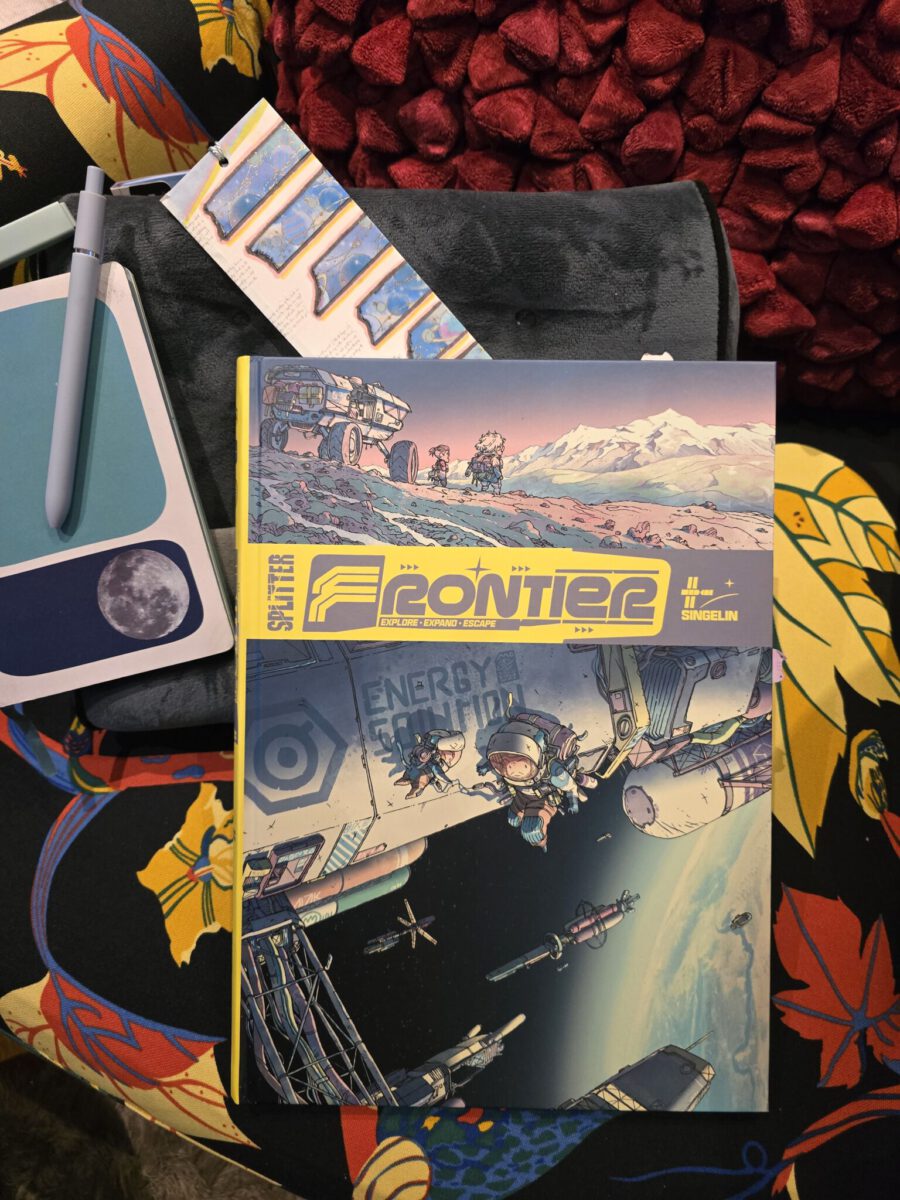 Comic Frontier von Singelin mit Lesezeichen und Notizbuch
