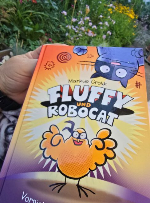 Fluffy & Robocat Cover mit Kükenzeichnung